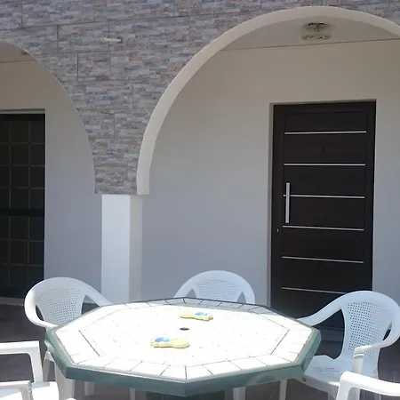 Stella Court Apartment